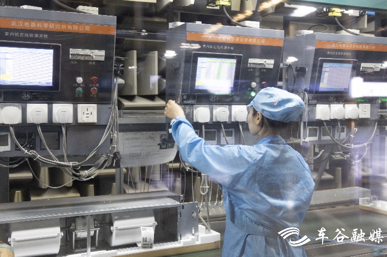 沖刺年產1000萬臺空調 武漢美的工廠17條生產線“火力全開“趕訂單